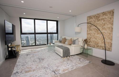 Surfers Paradise Apartment | Sky-High Sanctuary Ocean Views - Pet Friendly