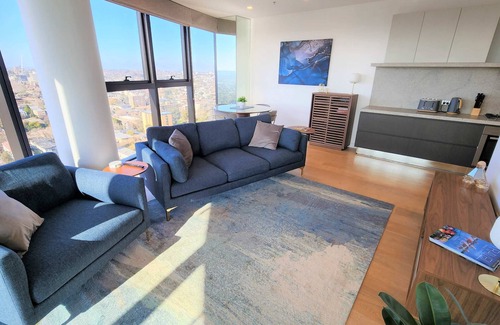 South Yarra Apartment | Elevated South Yarra Retreat with Pool and Spa Amenities