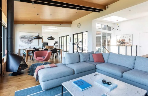 Dillon Beach House | Seaside Oasis: Sky House with Spa, Cinema Room & Ocean Views
