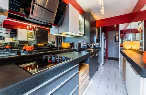 Biarritz City Centre Apartment | Experience Oceanfront Bliss in Biarritz: Sky Keyweek Apartment