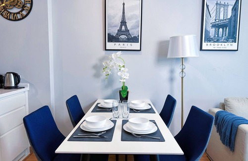Chang Khlan Apartment | Top-Rated Sky Pool Holiday Home Near Tha Phae Gate