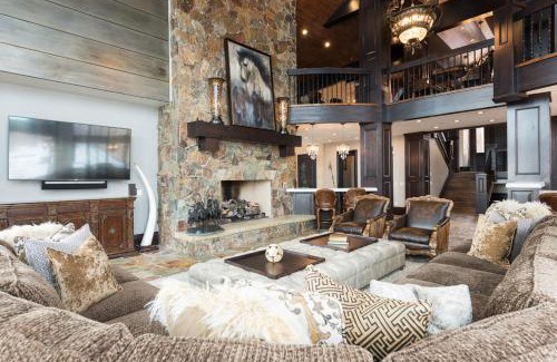 Deer Valley House | Sky Ridge Retreat: Family-Friendly Getaway in Nature
