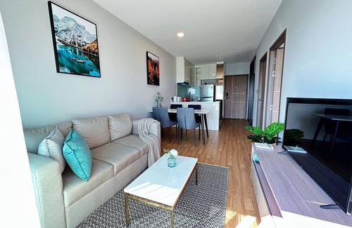 Chang Khlan Apartment | Sunset Views at Sky River Room, Perfect for Families