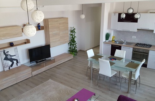 Constanta Apartment | Panoramic Sea Views from 7th Floor with Breakfast Included