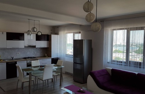 Constanta Apartment | Panoramic Sea Views from 7th Floor with Breakfast Included