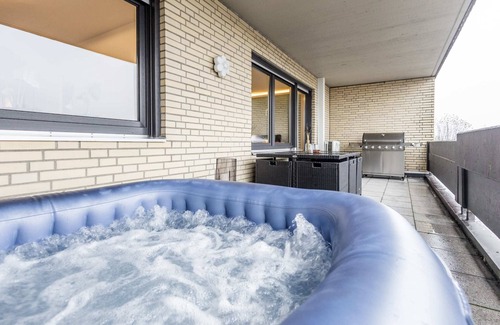 Warendorf Apartment | Exclusive Penthouse with Spa and Hot Tub - Rated 10/10