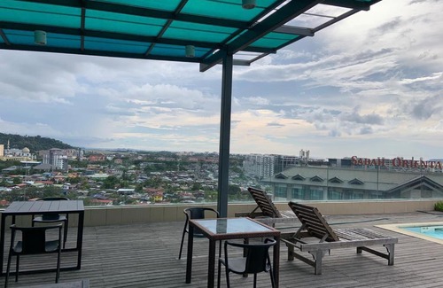 Downtown Kota Kinabalu Hotel | Elegant Sky Suite: Rooftop Pool & Gym Await You