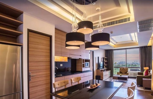 Bang Phli Apartment | Family-Friendly Sky Suite with Pool and Breakfast Included