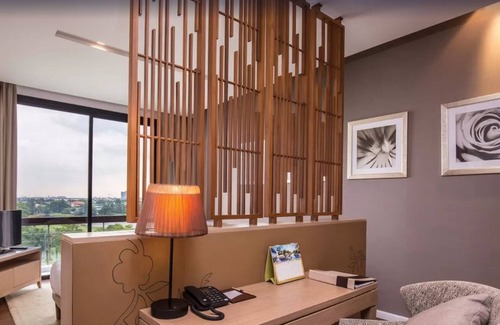 Bang Phli Apartment | Family-Friendly Sky Suite with Pool and Breakfast Included
