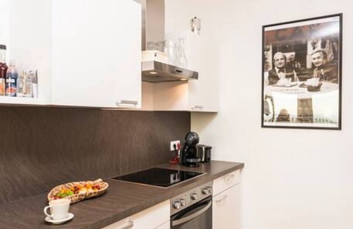 Grinzing Apartment | Sky View Apartment Vienna: Perfect for Families & Accessible