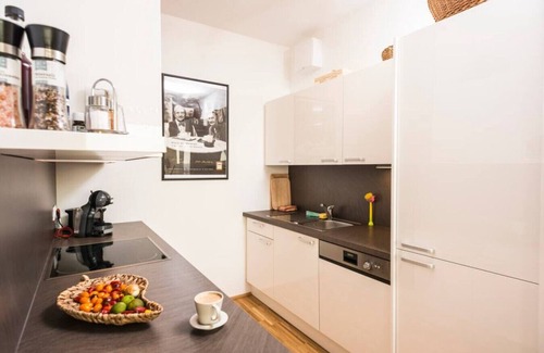 Grinzing Apartment | Sky View Apartment Vienna: Perfect for Families & Accessible