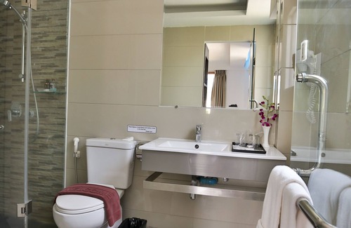 Bahan Hotel | Explore Sky View Hotel Yangon: Pool, Restaurant & Family Fun