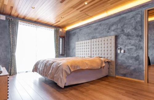 Beppu Villa | Sky Retreat Beppu: Family-Friendly with Hot Tub Amenities