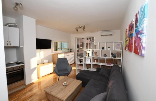 Alipasin Most Apartment | Budget-Friendly Sky Way Studio Apartment - Rated 9.9/10