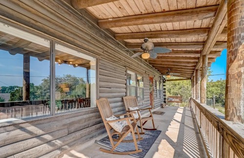Canyon Lake House | Top-Rated Skyband Cabin - Perfect for Family Getaways