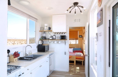 Wonder Valley Ski Chalet | Skybox Suite: Your Perfect Getaway with Pool & Spa