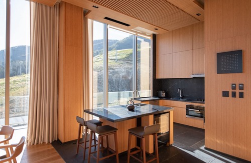 Hirafu Hotel | Exquisite Skye Niseko: 4-Star Stay with Spa & Hot Tub