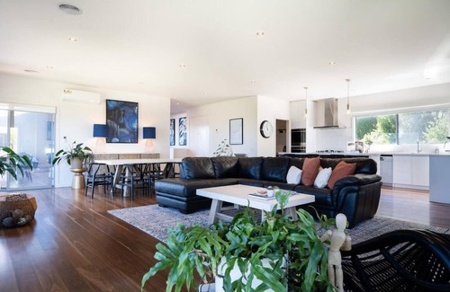 Fingal House | Skyfall @Fingal - Perfect Spot for a Golfing Holiday with Your Pet