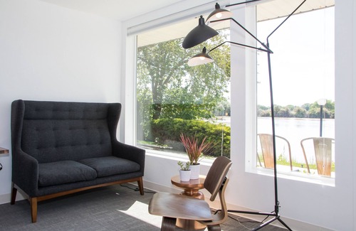 Green River House | Skyfall Guestrooms: Family-Friendly Retreat with Top Amenities