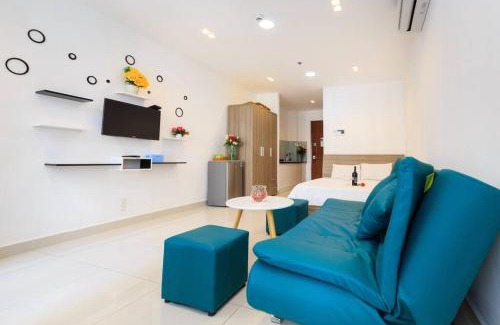 Tan Binh Apartment | Top-Rated Skyhomes Near Tan Son Nhat Airport with Pool