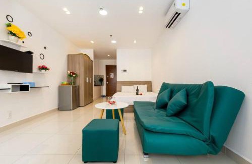 Tan Binh Apartment | Top-Rated Skyhomes Near Tan Son Nhat Airport with Pool