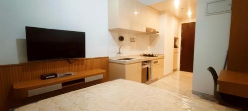Bumi Serpong Damai Apartment | Oceanfront 2BR Skyhouse at Jervois with Pool & Great Views