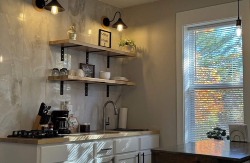 Valparaiso Apartment | Top-Rated Skylar 1-Bedroom in Downtown Valparaiso