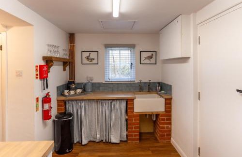 Seaford House | Pet-Friendly Skylark Cottage: Guest Rated 9.8/10