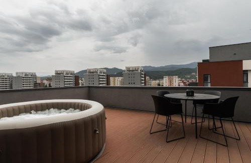 Brasov Apartment | Discover Skylark: Tokyo Penthouse with Jacuzzi & Views