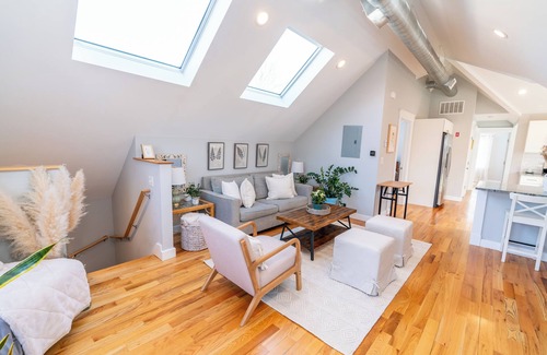 New Haven Apartment | Skylight: A Family-Friendly Haven with Spa and Breakfast