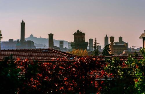 San Donato-San Vitale Bed & Breakfast | Top-Rated Skyline 1/7 B&B: Pet-Friendly & Breakfast Included