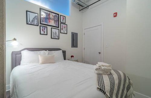 Near South Side Apartment | Family-Friendly McCormick Unit with Skyline View & Amenities