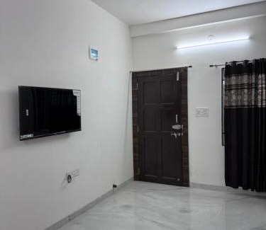 Rau Apartment | Skyline Abode - Family stay 3BHK