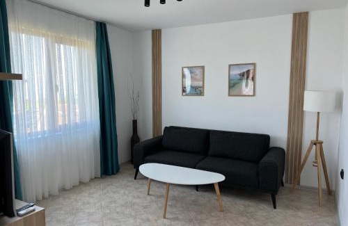Sinemoretz Apartment | Elegant Skyline Apartment with Ocean View & Pool Access
