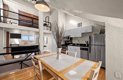 Mount Washington Apartment | Skyline Views Await - Studio with Spa and Breakfast