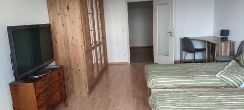 Langen Apartment | Skyline Views and Breathtaking Sunsets Await You
