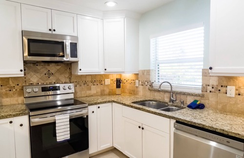 Jensen Beach House | Experience Skyline Breeze: Oceanfront Bliss Near Downtown