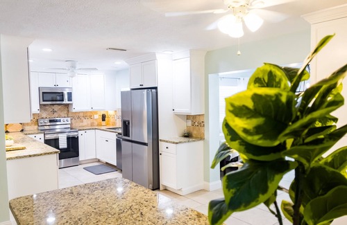 Jensen Beach House | Experience Skyline Breeze: Oceanfront Bliss Near Downtown