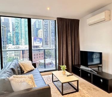 Southbank Apartment | Skyline Haven Steps from Crown in Southbank