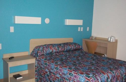Conway Hotel | Budget-Friendly Skyline Inn: Family-Friendly with Breakfast