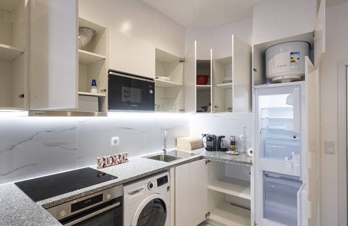 Leixões Hotel | Discover Avenida da República 594: Family-Friendly Retreat
