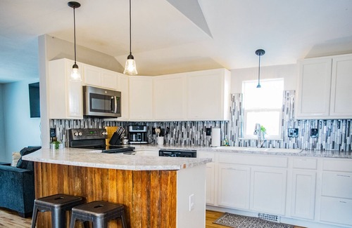 Canon City House | Skyline Retreat: 3-Bedroom Oasis with Pet-Friendly Amenities