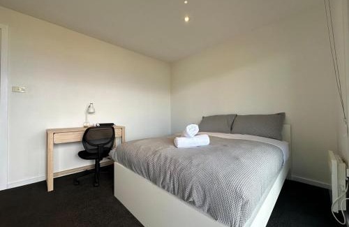 Lindisfarne Apartment | Skyline Serenity Lower - Ideal for Families, Near City & Airport