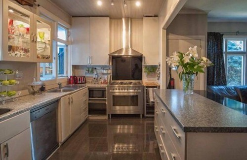 Kawaha Point House | Discover Skyline SkyRides: Premium Family-Friendly Retreat