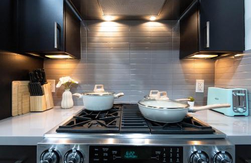 NoHo Arts District Apartment | Skyline Suites
