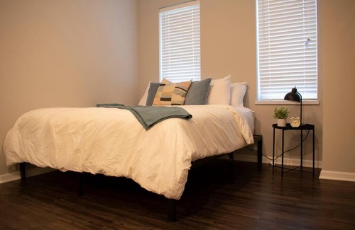 Midtown - Westport Apartment | Elegant Skyline View Loft with King & Queen Bedrooms