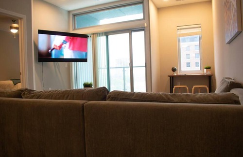 Midtown - Westport Apartment | Elegant Skyline View Loft with King & Queen Bedrooms