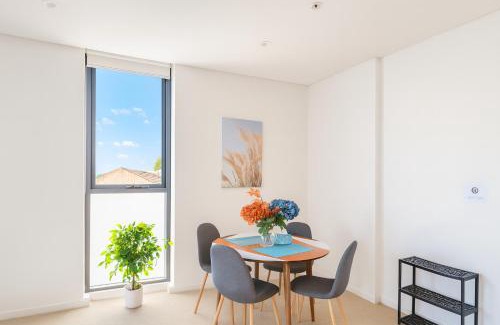 Wentworth Point Apartment | Discover SkyPark Oasis Retreat: 4-Star Gem near Olympic Park