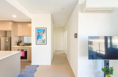Wentworth Point Apartment | Discover SkyPark Oasis Retreat: 4-Star Gem near Olympic Park