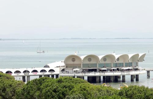 Lignano Sabbiadoro Apartment | Skyresidence: Guest Rated 10/10 & Pet-Friendly Retreat